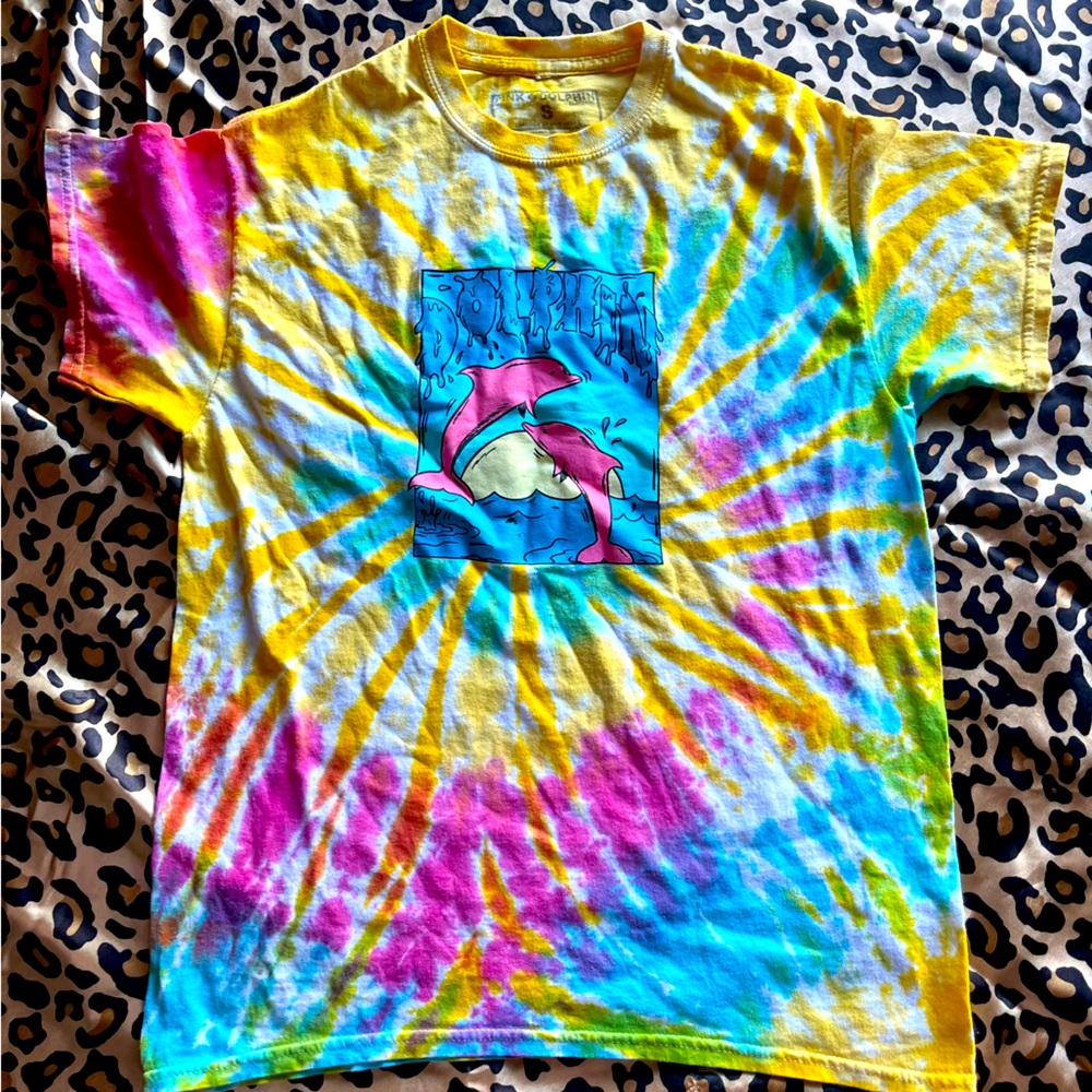 super psychedelic tie dye pink dolphin tee, sz small.